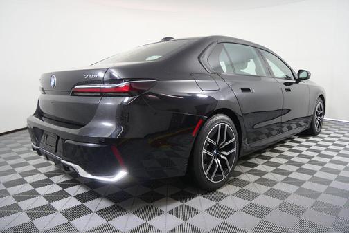 2024 BMW 740 xDrive