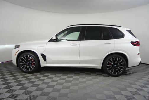 Mineral White Metallic 2026 BMW X5 PHEV xDrive50e