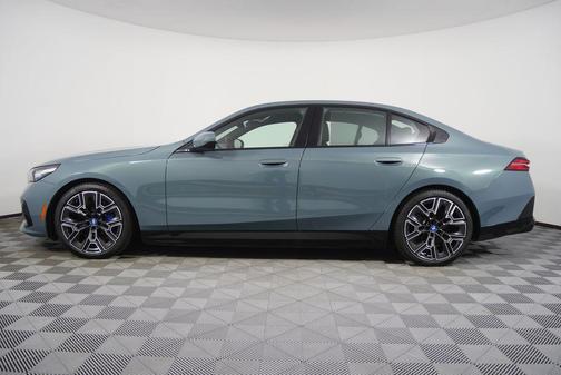 2025 BMW i5 xDrive40