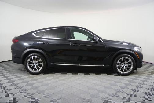 Black Sapphire Metallic 2022 BMW X6 xDrive40i