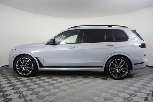 Brooklyn Grey Metallic 2026 BMW X7 M60i