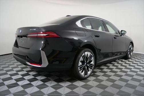 2025 BMW i5 eDrive40