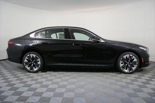 2025 BMW i5 eDrive40