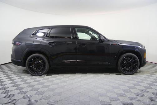 Black Sapphire Metallic 2026 BMW XM Label