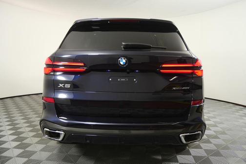 Carbon Black Metallic 2026 BMW X5 xDrive40i