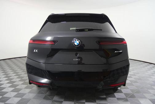 2026 BMW iX xDrive60