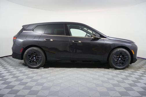 2026 BMW iX xDrive45