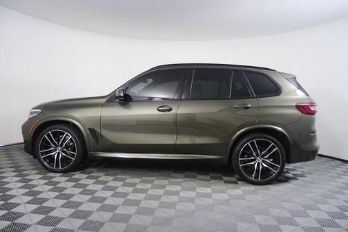 Manhattan Green Metallic 2023 BMW X5 xDrive40i