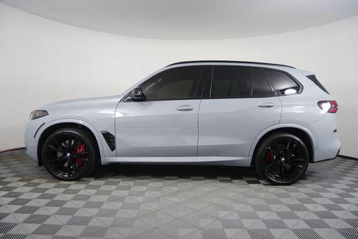 2025 BMW X5 M60i