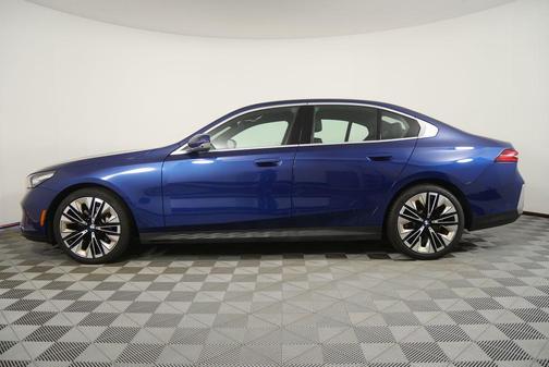 Phytonic Blue Metallic 2026 BMW 530 530i