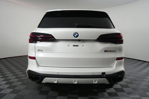 2026 BMW X5 M60i