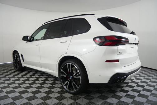 2026 BMW X5 M60i