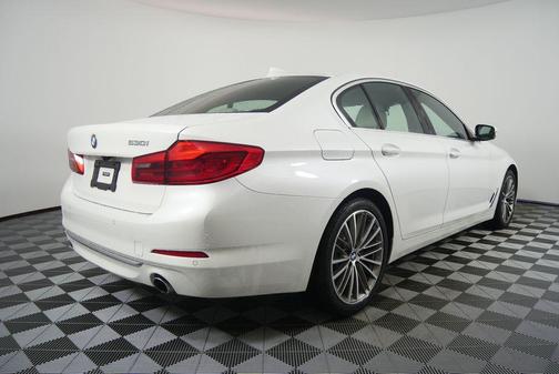 2019 BMW 530 530i