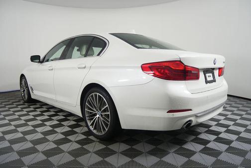 2019 BMW 530 530i