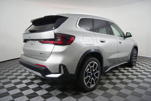 Space Silver Metallic 2026 BMW X1 xDrive28i