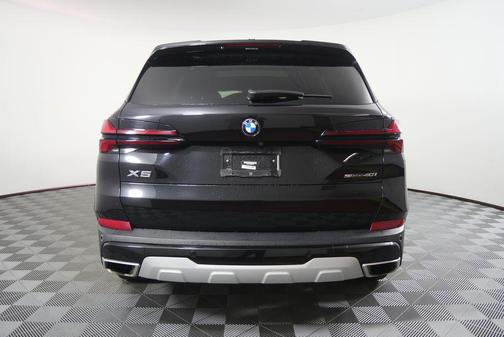 Black Sapphire Metallic 2024 BMW X5 sDrive40i