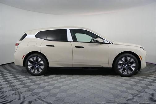 2026 BMW iX xDrive45