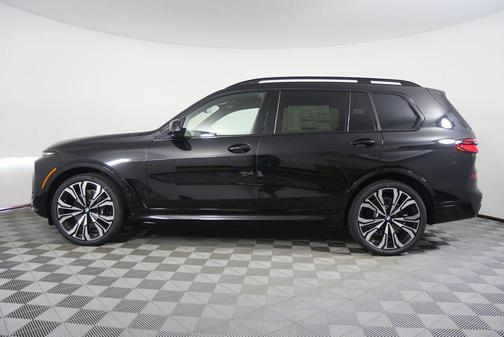 Black Sapphire Metallic 2027 BMW X7 xDrive40i