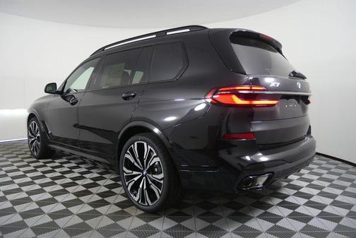 Black Sapphire Metallic 2027 BMW X7 xDrive40i