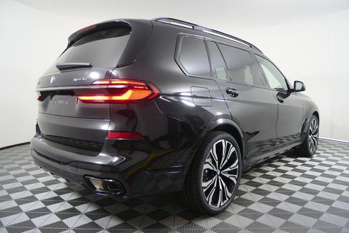Black Sapphire Metallic 2027 BMW X7 xDrive40i