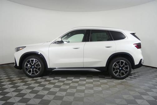Mineral White Metallic 2026 BMW X1 xDrive28i