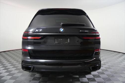 2025 BMW X7 xDrive40i