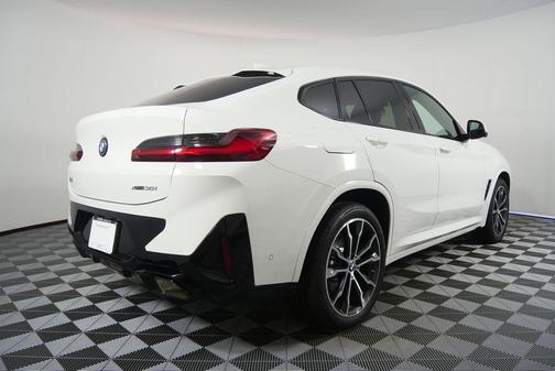 2025 BMW X4 xDrive30i