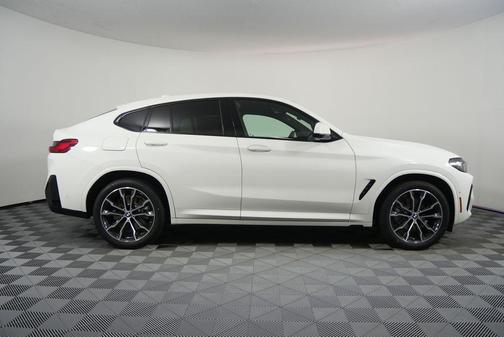 2025 BMW X4 xDrive30i