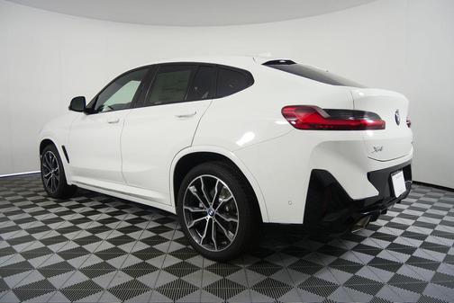 2025 BMW X4 xDrive30i