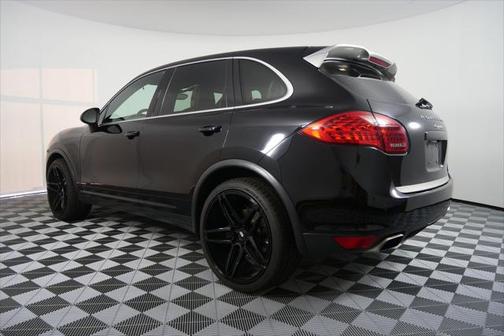 2014 Porsche Cayenne Base