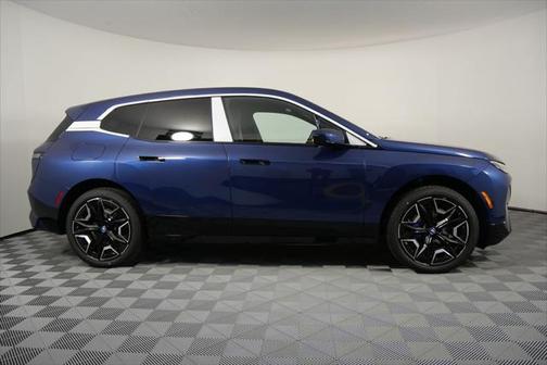 2025 BMW iX M60