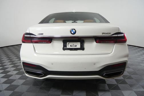 2022 BMW 750 i xDrive