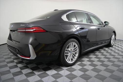 2025 BMW 530 i xDrive