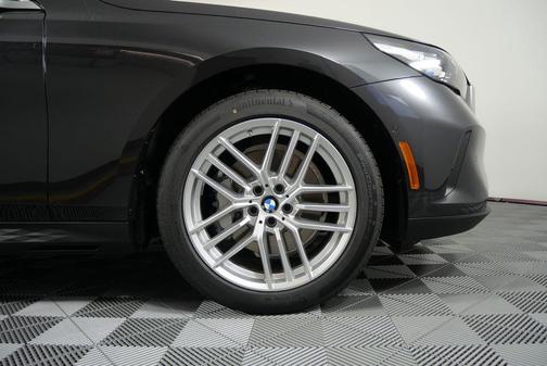 2025 BMW 530 i xDrive