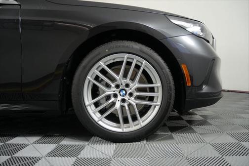 2025 BMW 530 i xDrive