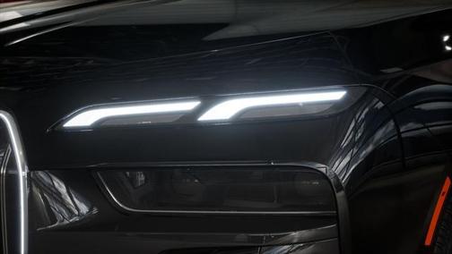 2025 BMW 740 i