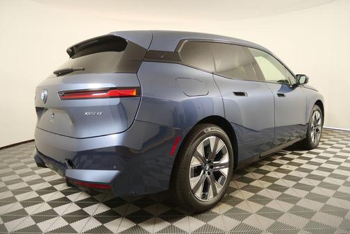 2026 BMW iX xDrive45