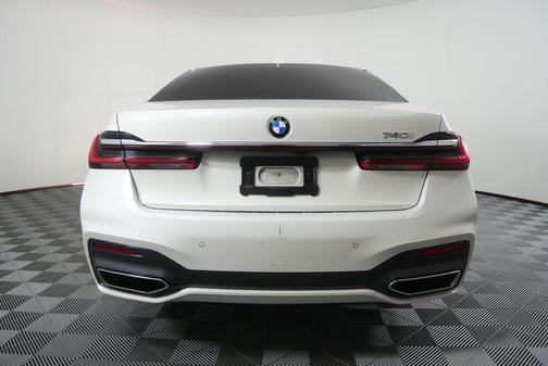 2021 BMW 740 740i