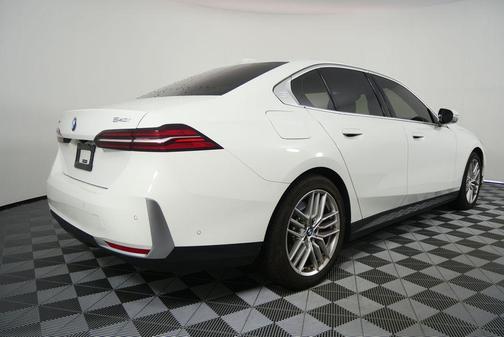 2024 BMW 540 i xDrive