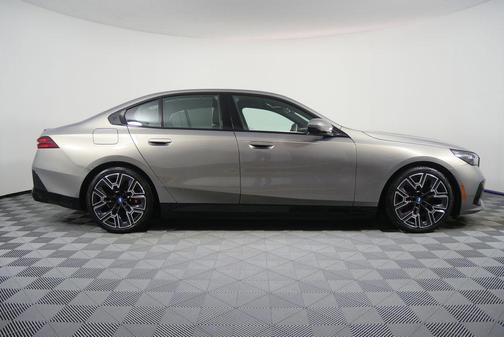 2025 BMW i5 xDrive40