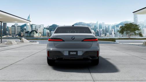 Brooklyn Grey Metallic 2026 BMW 750e i xDrive