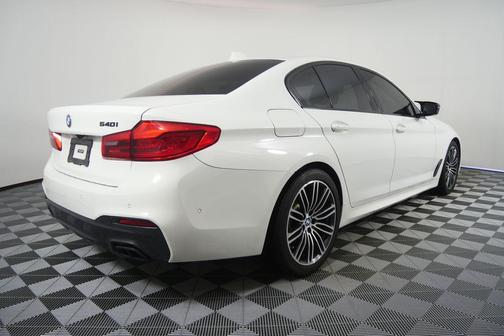 2019 BMW 530 530i
