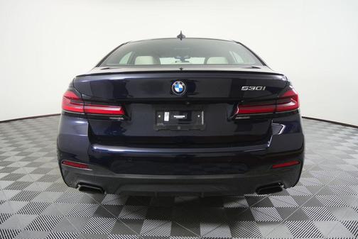 Carbon Black Metallic 2023 BMW 530 i