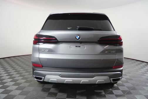 Skyscraper Grey Metallic 2026 BMW X5 sDrive40i