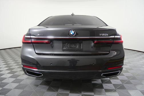 2021 BMW 750 i xDrive