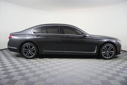 2021 BMW 750 i xDrive