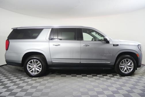Sterling Metallic 2023 GMC Yukon XL SLT
