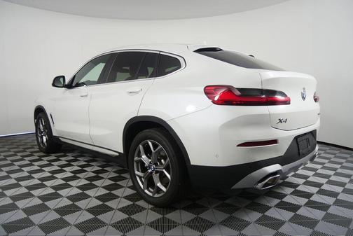 2025 BMW X4 xDrive30i