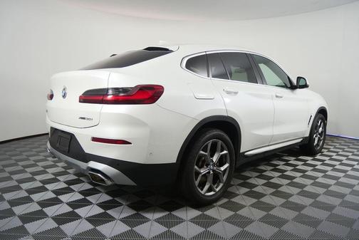 2025 BMW X4 xDrive30i