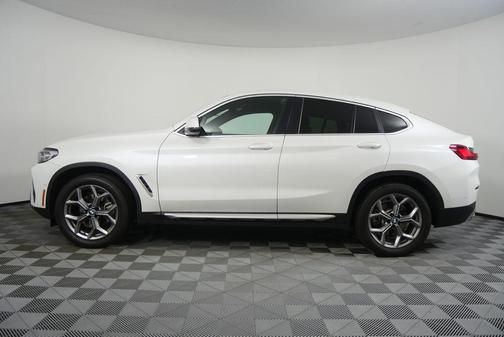 2025 BMW X4 xDrive30i